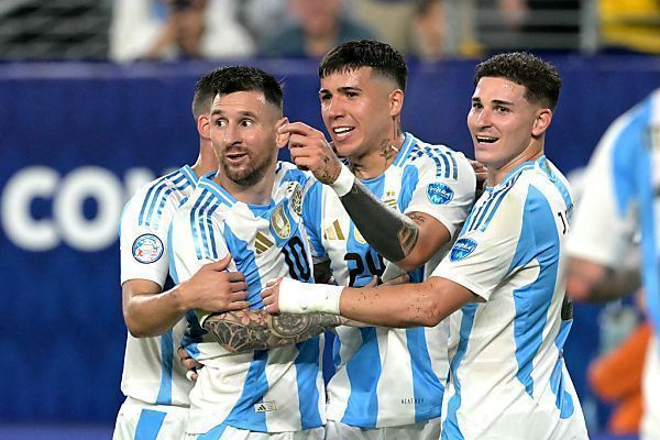 Argentinien verteidigt Copa-América-Titel &#8211; Messi verletzt