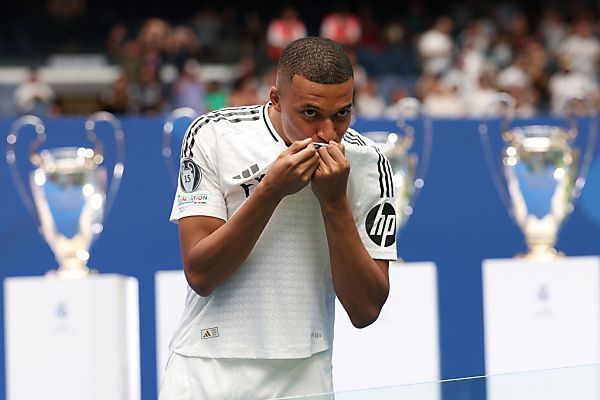 Real Madrid feiert Mbappé &#8211; 85.000 bei Vorstellung