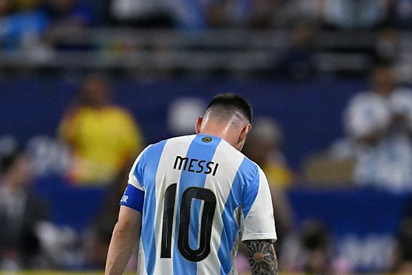 Messi fällt mit Bänderverletzung auf unbestimmte Zeit aus