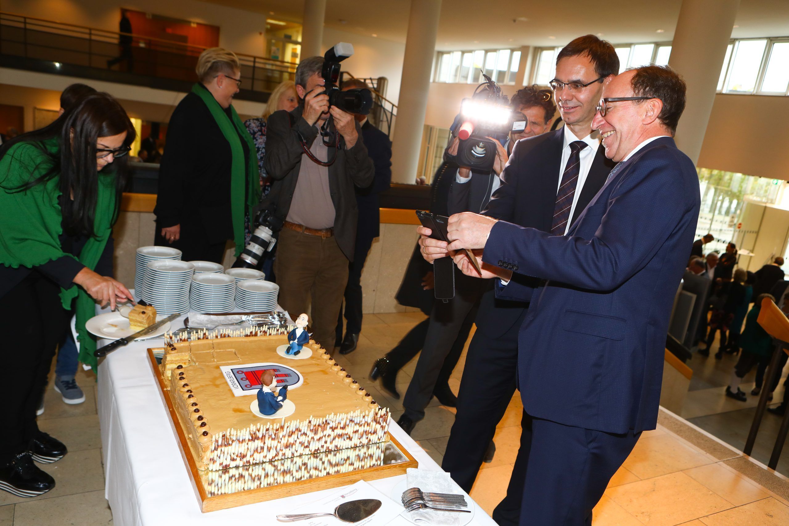 Mit einer gemeinsamen Torte fing alles an