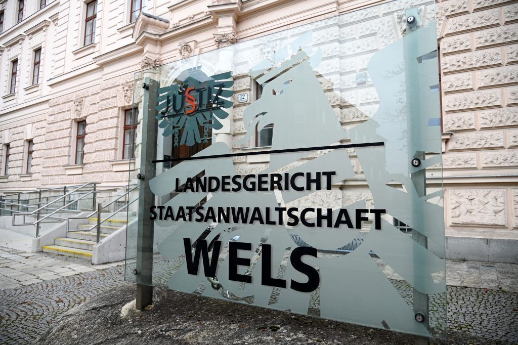 Vermeintlichen Nebenbuhler erstochen: Lebenslange Haft in Wels wegen Mordes