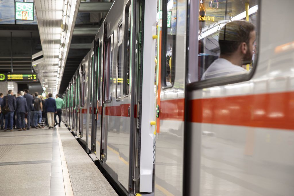 Von U-Bahn überfahren: Sehbehinderter Mann stürzte in Gleisbereich