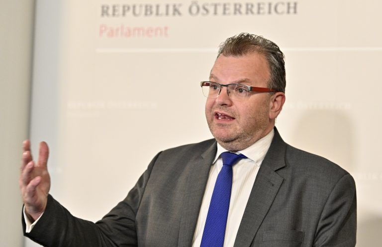ABD0121_20190312 – WIEN – STERREICH: Hans-Jrg Jenewein (FP) am Dienstag, 12. Mrz 2019, anl. einer Sitzung des BVT- U- Ausschusses im Parlament in Wien. – FOTO: APA/HANS PUNZ