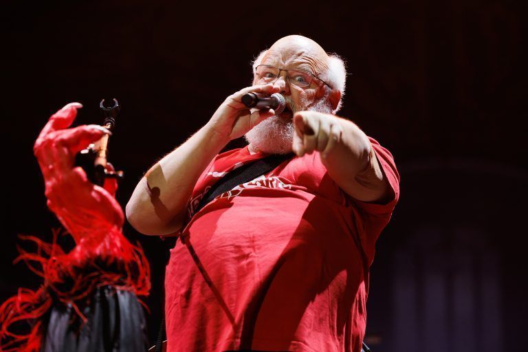 ABD0139_20230608 – NICKELSDORF –
STERREICH: Der Snger Kyle Gass der Band “Tenacious D” whrend eines Konzertes auf der “Blue Stage” im Rahmen des “Nova Rock 2023” Festivals am Donnerstag, 8. Juni 2023 im burgenlndischen Nickelsdorf. Das Festival findet von Mittwoch, 07. Juni bis Samstag, 10. Juni 2023 in Nickelsdorf statt. – FOTO: APA/FLORIAN WIESER