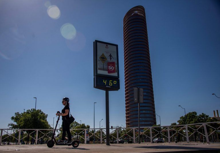 TOPSHOT-SPAIN-ENVIRONMENT-CLIMATE-WEATHER-HEATWAVE