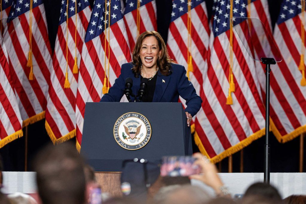Kamala Harris: In erster Wahlkampfrede Gegner Trump angegriffen