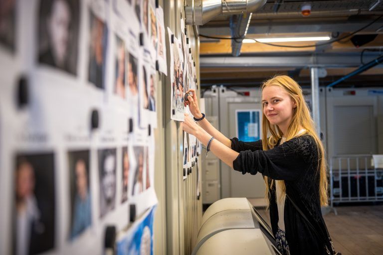 Mitwirkende der Bregenzer Festspiele. Linda Huter Company Managerin, Julia Schultheis Requisite der Freischütz, Nino Walser Projektleitung Licht