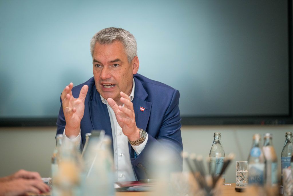 Nehammers ÖVP als Partei der Kommunen