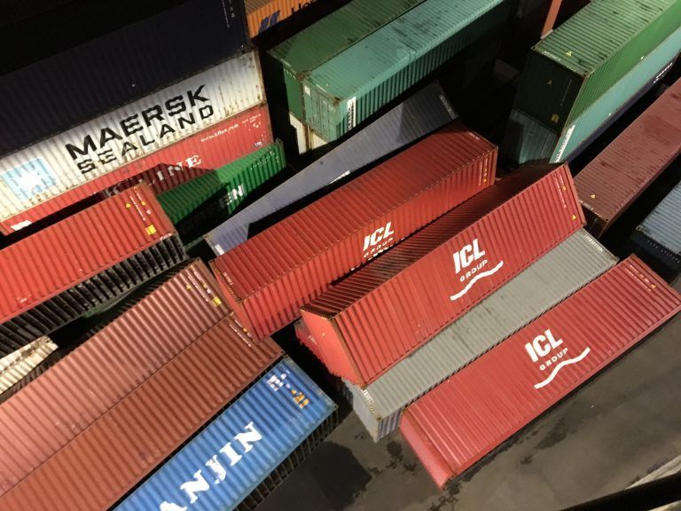 Sturm: Leere Container beim Güterbahnhof Wolfurt umgestürzt