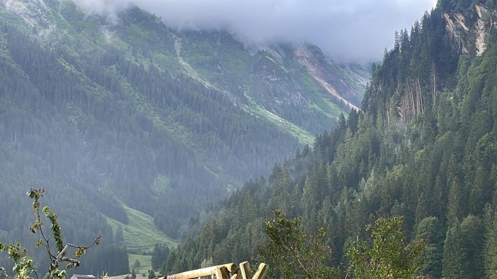 Video zeigt pure Naturgewalt: Erdrutsch macht Silvretta Hochalpenstraße unpassierbar