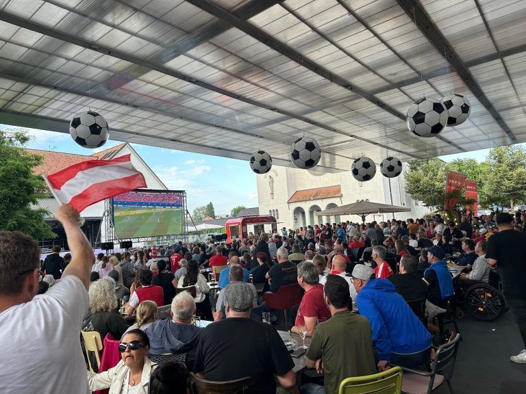 Public Viewing