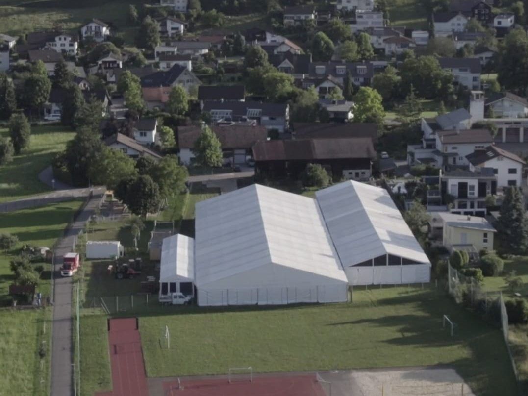 Aufbau 100-Jahre-Fest
