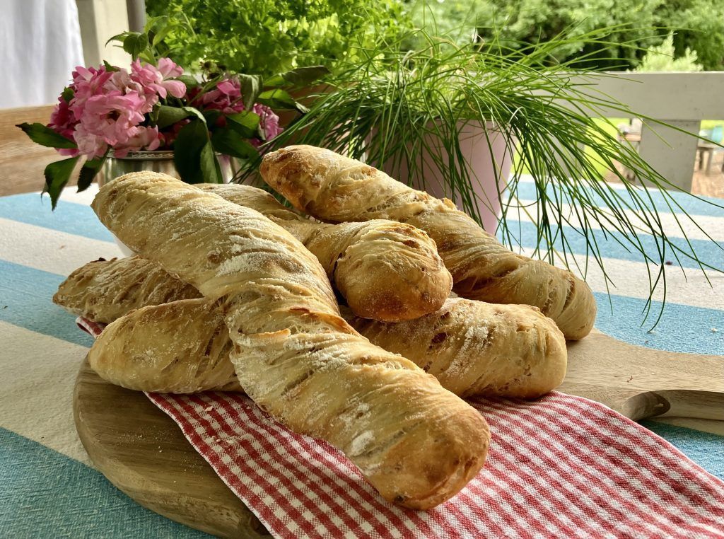 Knusprige Zwiebelbrote