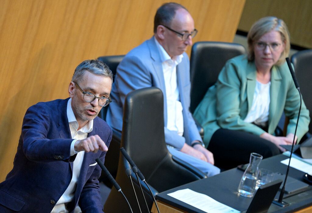FPÖ-Misstrauensantrag gegen Gewessler scheitert