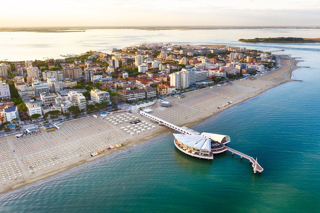 Badeverbot und Bakterien im Wasser: Die Schattenseiten von Lignano