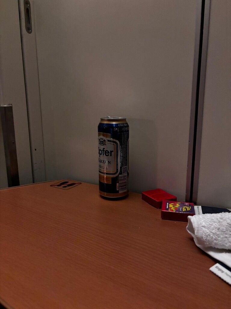 Mann mit Kindern im Schlaf in Zug bestohlen