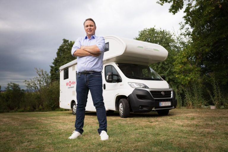 SPÖ-Chef Babler tourt im Wohnmobil durch Österreich