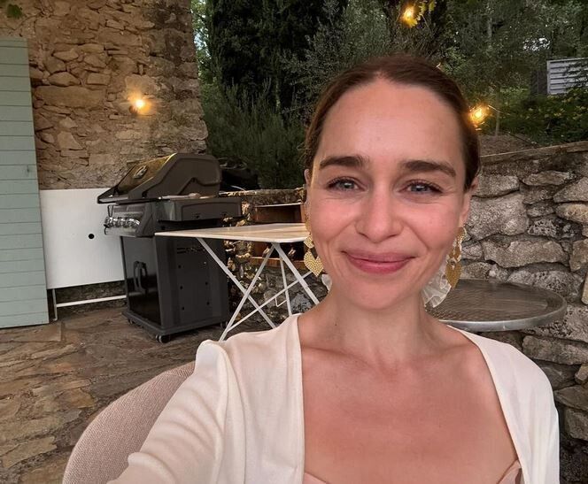 „Game of Thrones“-Star ließ es sich in Südfrankreich gut gehen. Die britische Schauspielerin postete einige Eindrücke via Instagram
