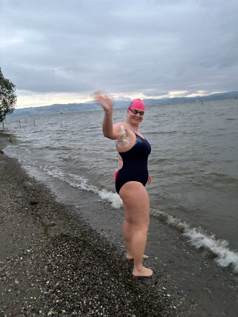 Erica Jones dach swim