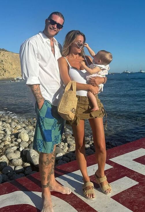Moderatorin Diletta Leotta schwebt derzeit auf Wolke sieben. Sie und ihr frischgebackener Ehemann Loris Karius genießen die Flitterwochen auf Ibiza