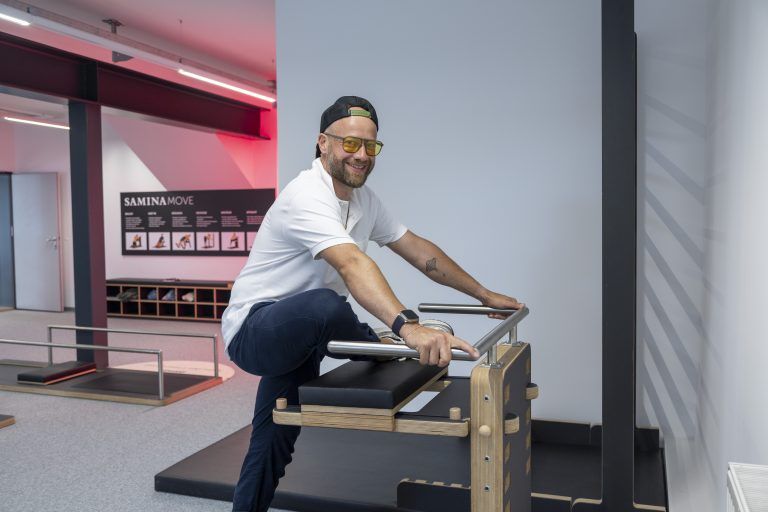 Wie schlafe ich gut Schlafexperte im Samina recovery Center Philipp Amann