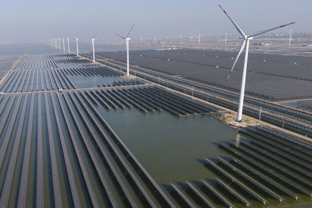China baut mehr Wind- und Solaranlagen als der Rest der Welt
