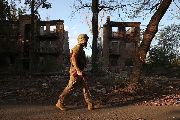 Russische Truppen dringen in Frontstadt Tschassiw Jar vor
