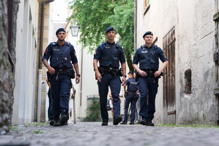 "Vokus": Polizisten auf Kontrollgang durch Feldkirch