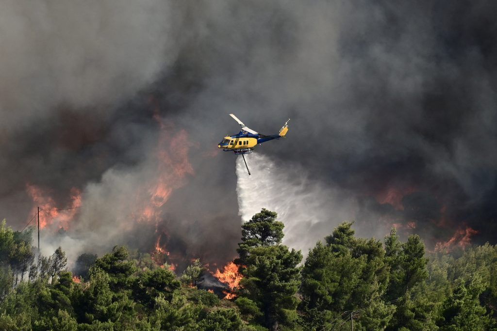 Großbrand nördlich von Athen ausgebrochen
