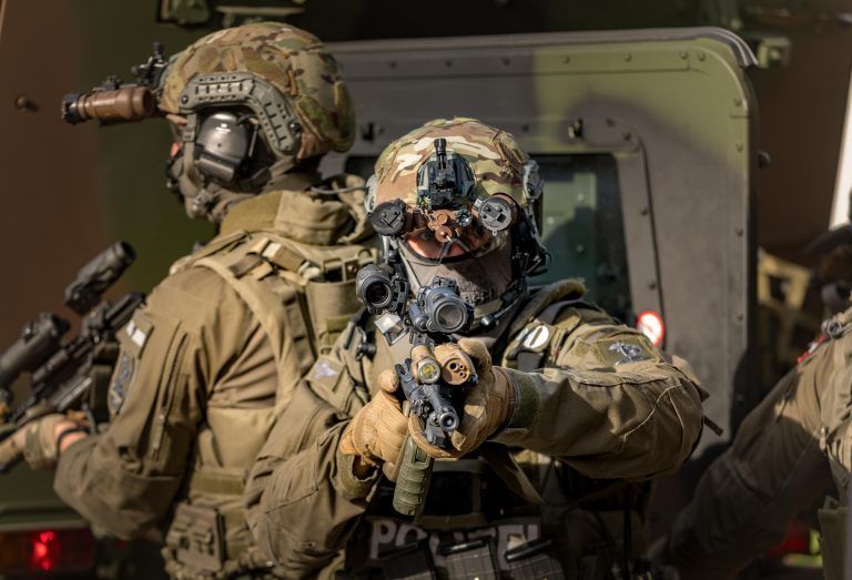 ABD0058_20231109 – FELDKIRCH – STERREICH: Das Bundesheer hlt unter dem Titel “Walgau 2023” von 6. bis 10. November in Vorarlberg eine gro§angelegte bung ab. Rund 800 Soldatinnen und Soldaten aus ganz sterreich trainieren fr den Ernstfall, im Fokus steht auch die Terrorbekmpfung. Im Bild: Soldaten im Rahmen der bung am Donnerstag, 9. November 2023, in […]