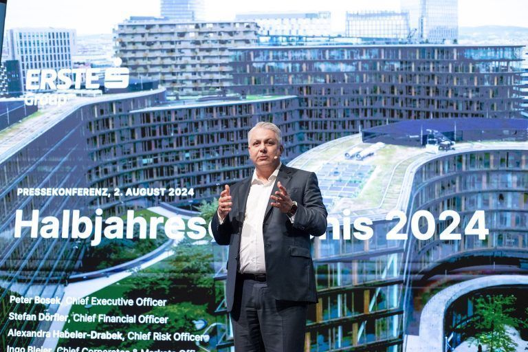 ABD0061_20240802 – WIEN –
STERREICH: Erste Group-CEO Peter Bosek am Freitag, 2. August 2024 anl. eines Pressegesprchs “Ergebnis 1. Halbjahr” der Erste Group Bank in Wien. – FOTO: APA/TOBIAS STEINMAURER