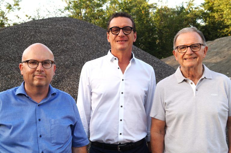 Theater im Kies/ Amtsleiter Michael Märk, der Altacher Bürgermeister Markus Giesinger und Nationalratsabgeordneter Karlheinz Kopf