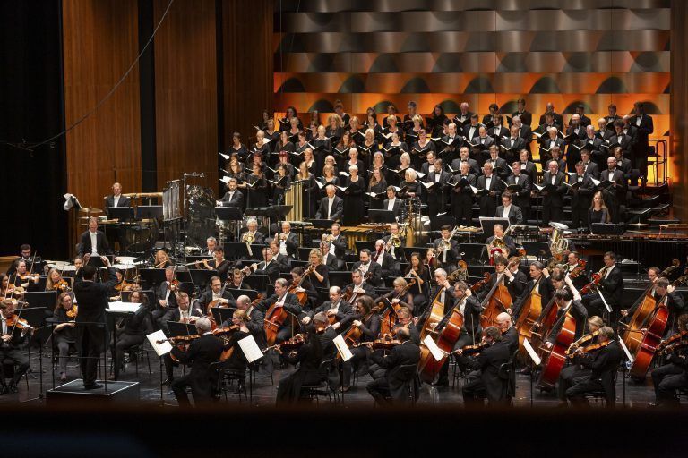 Bregenz am 5.8.2024 Bregenzer Festspiele. OK Orchesterkonzert der Wiener Symphoniker 3, Dirigent Petr Popelka. Dirigent Petr Popelka
