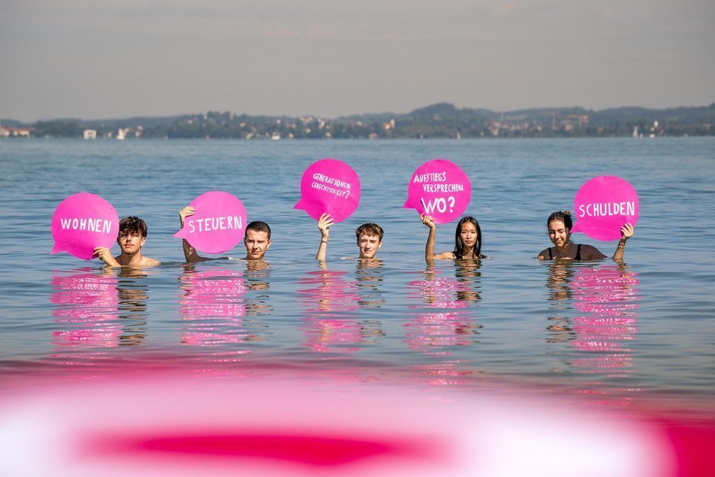 Warum die Neos am Tag der Jugend im Bodensee baden gingen