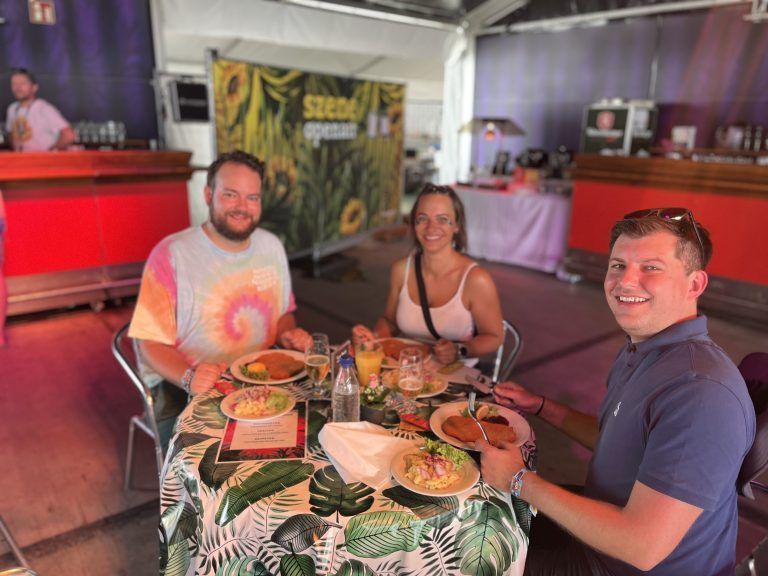 Mittagessen im VIP-Bereich Szene Openair 2024