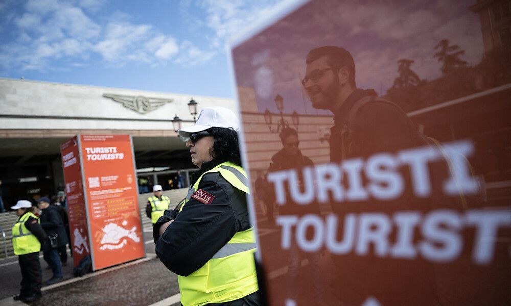 Venedig-Verbot: Lautsprecher und große Touristengruppen