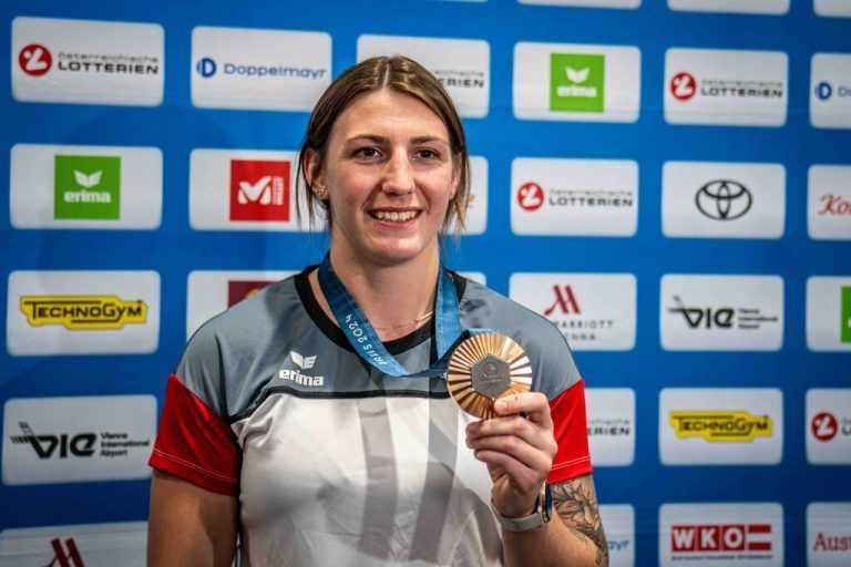 SCHWECHAT,AUSTRIA,05.AUG.24 - OLYMPICS, JUDO - Olympic Summer Games Paris 2024, reception Michaela Polleres, Vienna International Airport. Image shows Michaela Polleres (AUT).<br />Photo: GEPA pictures/ Kevin Hackner