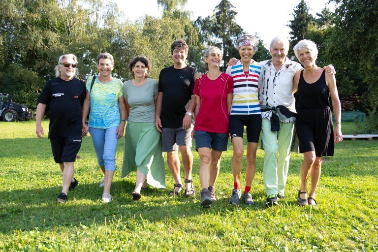 Wir treffen eine Gruppe Wanderer, die zum 150. Jubiläum des Alpenvereins in 10 Tagen von Bregenz auf die Bielerhöhe gewandert sind