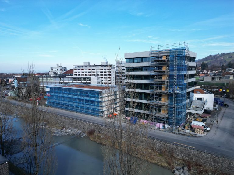 Vom Studienversuch zur international vernetzten Hochschule
