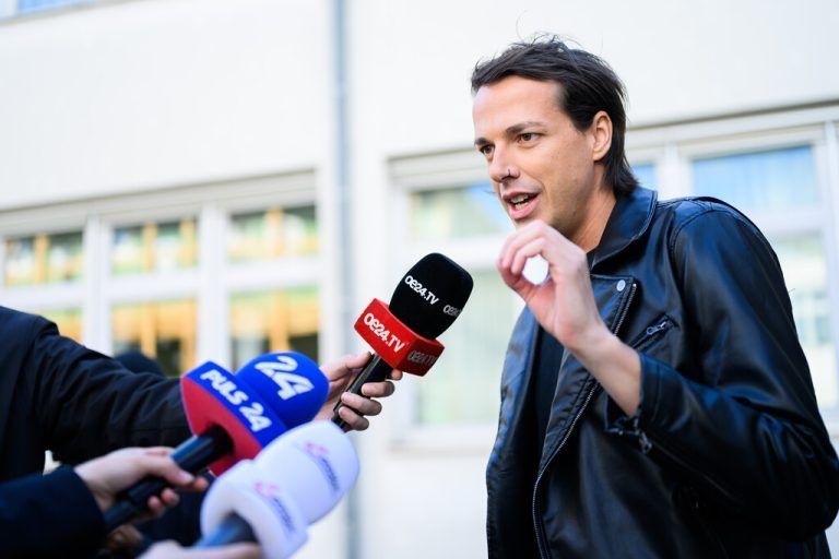 Der Chef der Bierpartei gab sich dabei optimistisch, was einen Einzug ins Parlament betrifft.