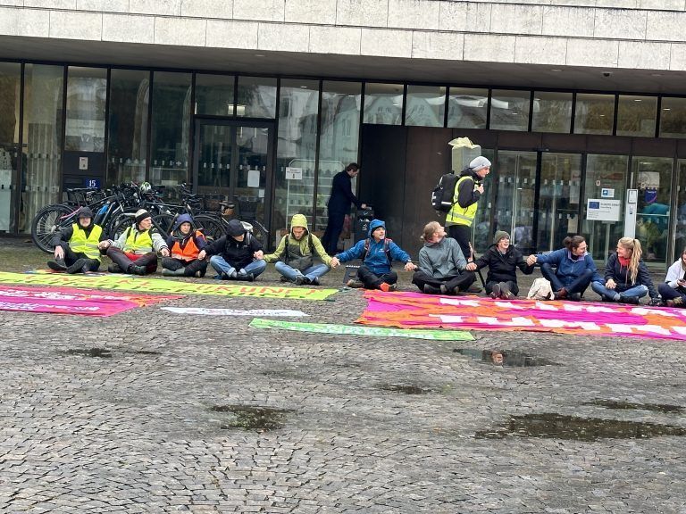 Landhaus Landtag Klimademo Extinction Rebellion