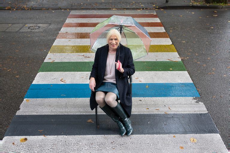 Regenbogen-Zebrastreifen