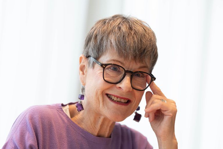 Die Autorin Barbara Schröder stellt ihre Bücher vor und erzählt aus ihrem Leben