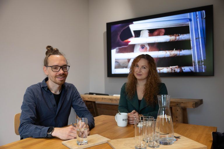 Ann-Kathrin Freude und Tobias Giesinger von der Rechercheplattform „The Marker“.