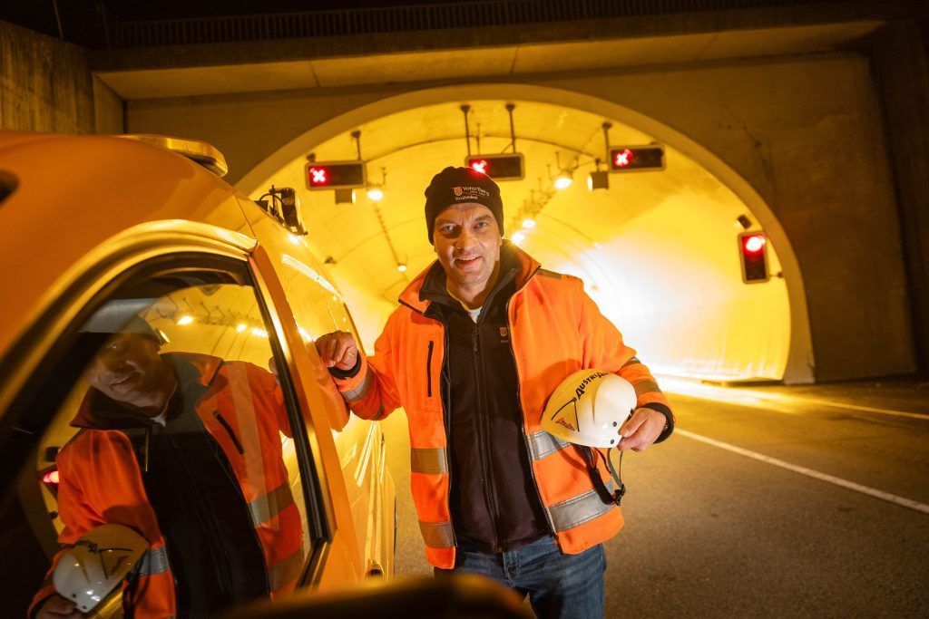 Zwischen Tunnelbürste und Notfallnische: Hinter den Kulissen im Achraintunnel