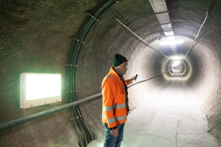 Zwischen Tunnelbürste und Notfallnische: Hinter den Kulissen im Achraintunnel