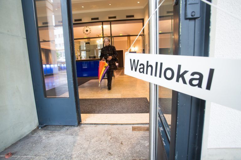 wahl, wahlen, landtagswahl, landtagswahlen 2014 in vorarlberg, feature stimmabgabe,wahllokal kornmarkt bregenz