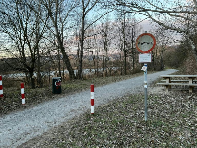 ABD0018_20240116 – WIEN – STERREICH: ZU APA0109 VOM 16.1.2024 – Im Wiener Marchfeldkanal in Floridsdorf sind weitere Leichenteile entdeckt worden, sagte die Polizei auf APA-Anfrage. Am Samstagnachmittag hatte ein Fischer einen Fu§ mit seiner Angel aus dem Wasser gezogen und die Polizei alarmiert. Im Bild: Ein Privatweg am Rande des Marchfeldkanals aufgenommen am Dienstag, 16. […]