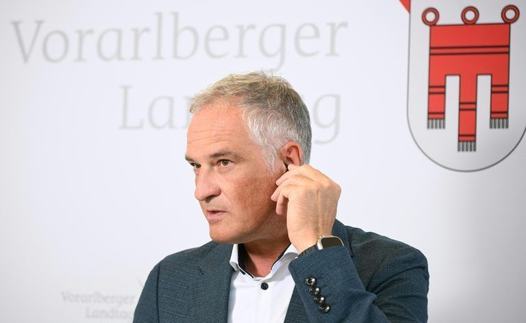 ABD0080_20241013 – BREGENZ –
STERREICH: SP
-Spitzenkandidat Mario Leiter, im Rahmen der Vorarlberger Landtagswahl 2024, aufgenommen am Sonntag, 13. Oktober 2024 in Bregenz. – FOTO: APA/BARBARA GINDL