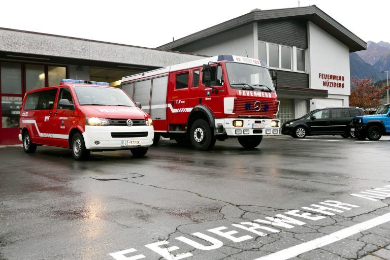 Ludesch am 15.10.2022 FW Feuerwehr Hochwasser Uebung Sonnberggem